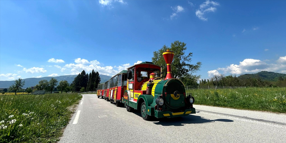 Panoramska vožnja z Jurčkom po Mriboru Panoramska vožnja z Jurčkom po Mriboru